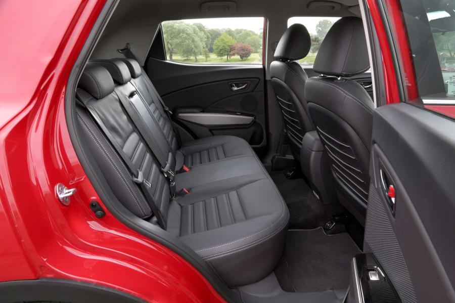  SsangYong Tivoli 2015 года  (UK) (фото 19 из 20)